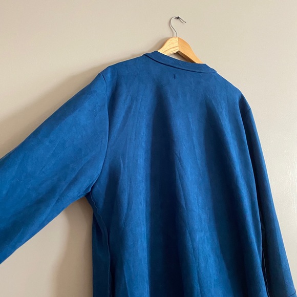 Women’s plus size embroidered overcoat - Picture 4 of 5